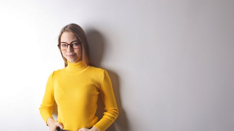Cashmere Sweater vs. Merino Wool: Which is Warmer and More Durable for Fall?