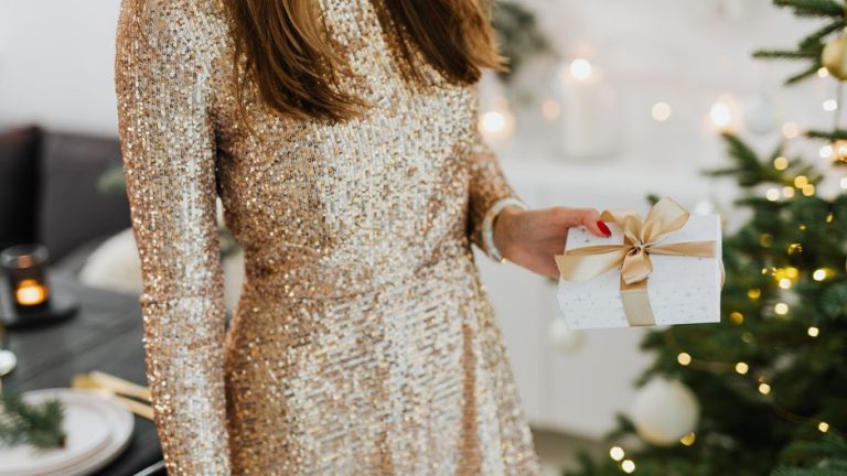 Cocktail Dress Lulus: 6 Fit and Fabric Tests Before You Buy