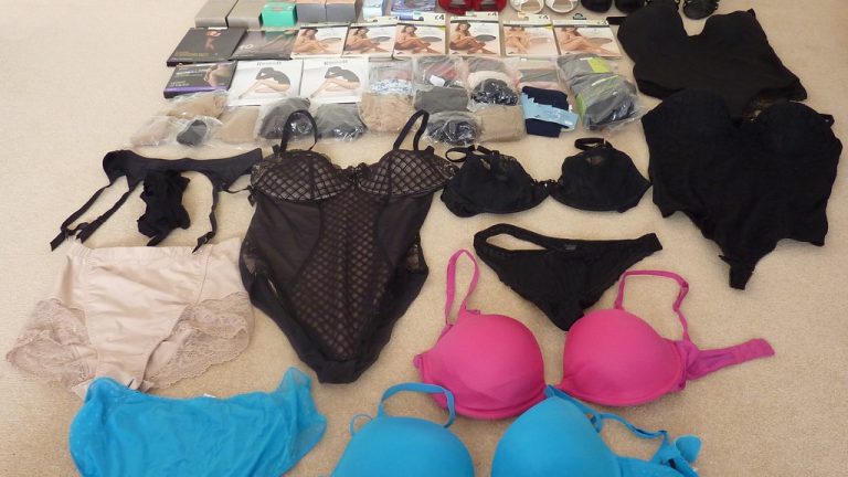 Wrong Bra Fit Signs: What Your Lingerie Is Telling You in 2026