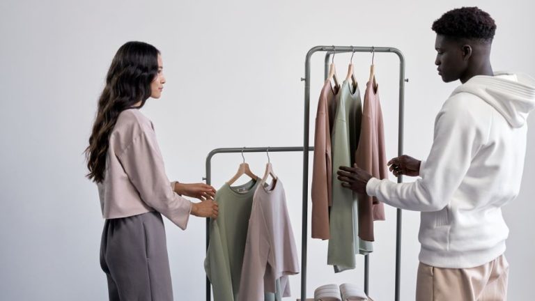 How to Spot High-Quality Clothing Basics for a Decade