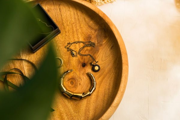 Layer Gold Necklaces Without Tangling: A Practical Guide
