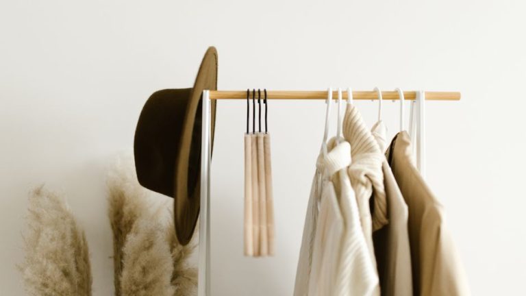 What To Wear To A Summer Wedding Cocktail Attire: What to Wear to a Summer Wedding in Cocktail Attire