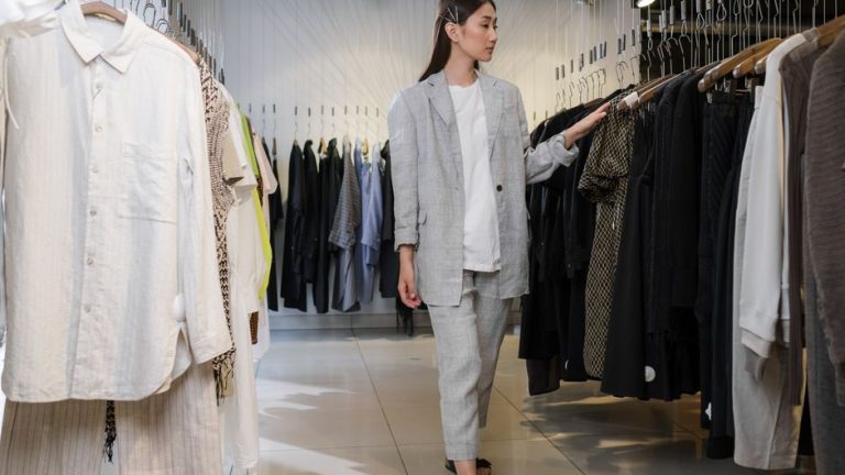 What to Wear to a Winter Wedding in 2026: Warm and Polished
